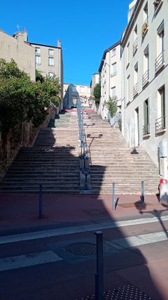 Location : logement contre service Location : logement contre service